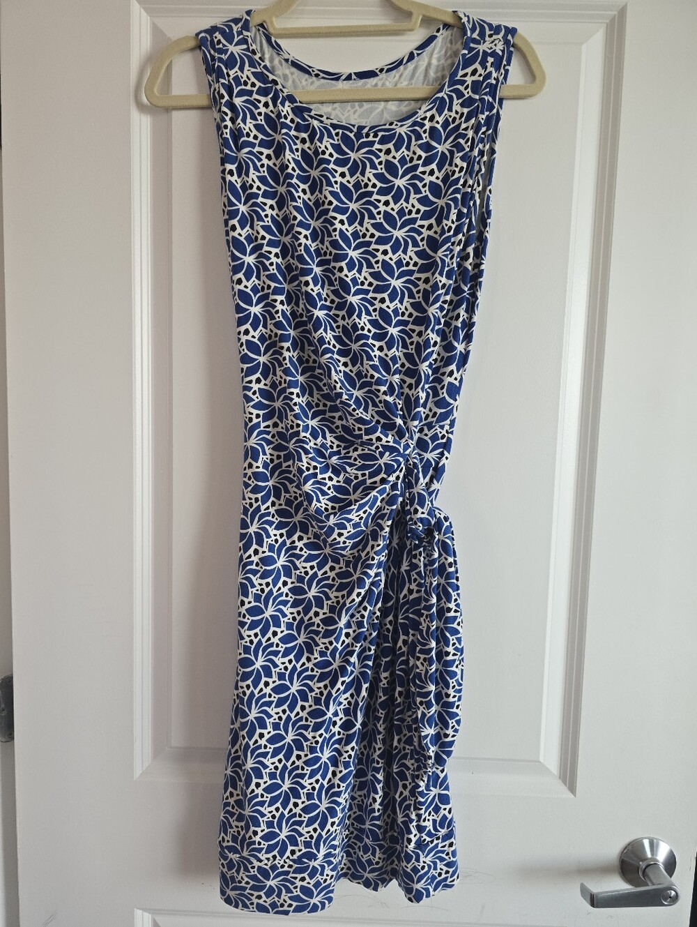 DVF Blue & White Floral Patterned Mini Dress Size 4